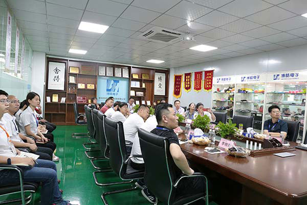 山東盛和塾來博皓硅膠加工廠參訪游學(xué) 