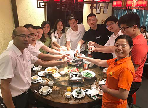 博皓模具硅膠廠2019年年中總結聚餐