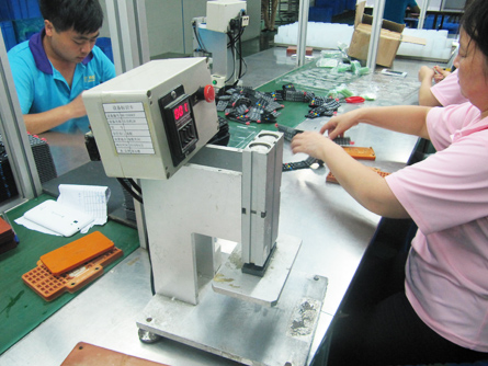 半自動(dòng)壓合機(jī)